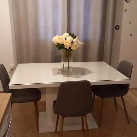 Elena Apartman
