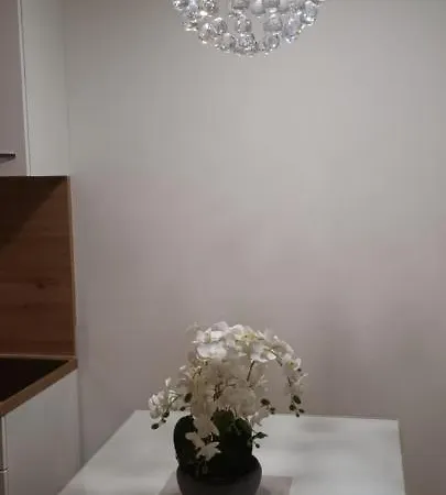 Elena Apartman *