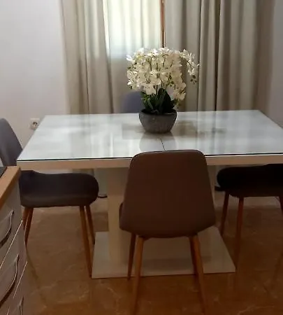Elena Apartman